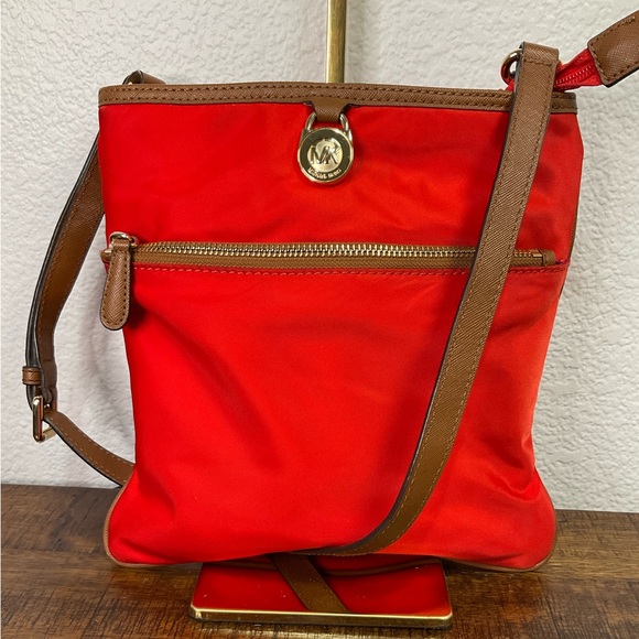 Michael Kors Kempton MK‎ Signature Nylon Messenger Crossbody - Picture 1 of 12